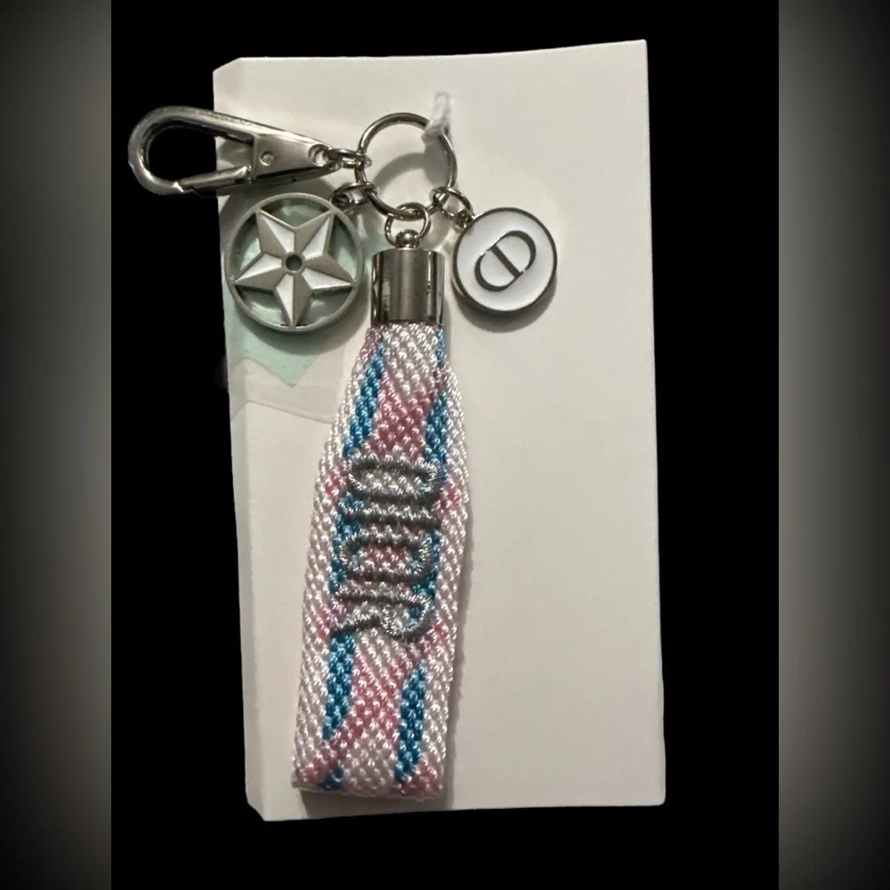 New in Box Embroidered Dior Pink and Blue GWP Woven Keychain with Silver Accents - Picture 4 of 5